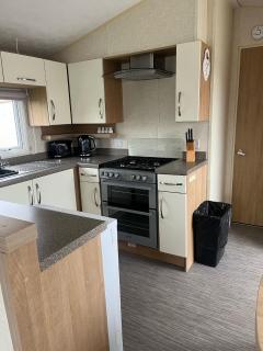 Lapwing 26, California Cliffs, Parkdean, Sleeps Eight, Free Wi-Fi, Pet Friendly, Bed Linen and Towels Included - Great Yarmouth - 7