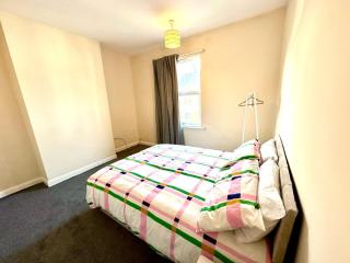 COZY KINGSIZE room in Shared House 2 - Chesterfield - 4