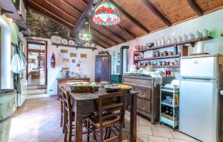Nice Home In Fraz, Alpicella, Varaz - Il Pero - 5