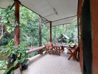 Ploy&Praew House 2 - - 6