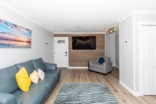 NEW! Remodeled & Upgraded Vacation Apartment - Sandusky - 6
