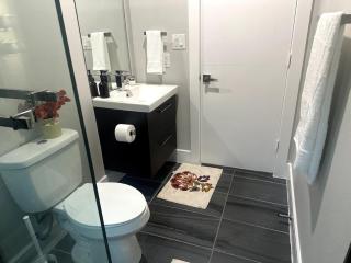 BRAND NEW COZY 1B1B Near Downtown Free Parking - 8