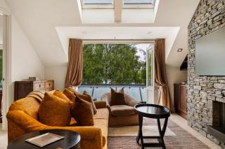 Ben Lomond 1 Top Floor Lakeshore Apartment - 9