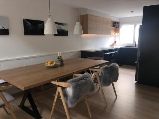 Snowdrift - 2 Bedroom Renovated Chalet close to ski lifts - 9