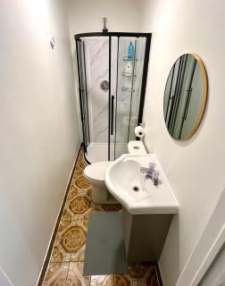 9 mins to pareson ariport BNB - Toronto - 3