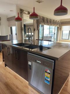 Spacious stay at Arndell Park, Forsyth reserve - 6