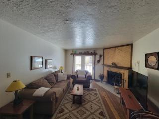 Cozy Retreat with Scenic Views- Prestige Vacations - Brian Head - 7