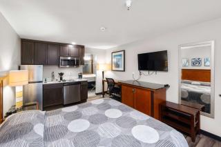 Basecamp Puyallup a Travelodge by Wyndham - Puyallup - 1