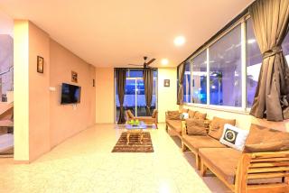 EMPYREAN STAY II 6BHK BIG DADDY VILLA ll AC II PVT POOL II TERRACE VIEW II LUX - Lonavala - 3