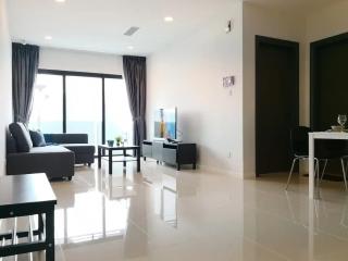 A Stylish High-Floor Suite Next to Komtar JBCC - 2