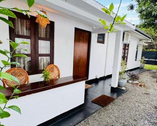 Lovina mirissa - lovina 03 - Mirissa - 6