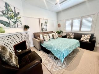 Manly Beach Retreat with free onsite parking - 2
