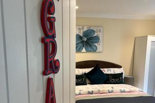 3 Bed Cottage Retreat - Private Garden & Parking - Orpington - 5
