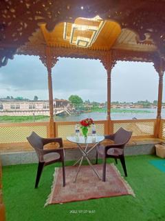 House boat house of common - 2