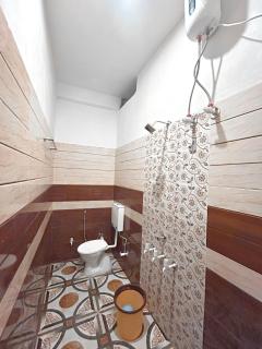 Banaras Apartment Homestay 7BHK AC & NON AC ROOMS in KASHI VISHWANATH JYOTIRLING - 1