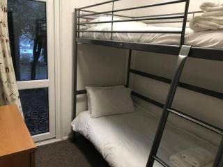 Coastal Chalet - Sleeps 6 - Pool - Parking - 7