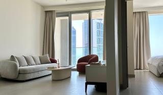 Brand New Apartment Next to Burj Khalifa Prime Location - 9