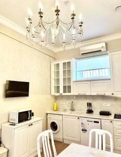 HISTORY 1888 Сentral Apartment & Excursions - 3