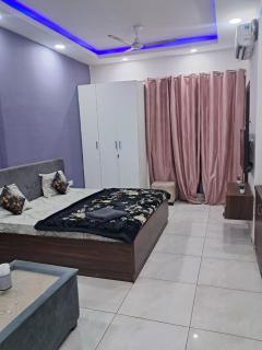 Classic homes stay studio - Noida - 2
