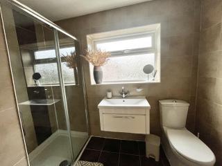 4 Bedroom House in Kegworth with Fast WIFI and Free Parking - Kegworth - 1