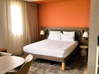 Novotel Suites Clermont Ferrand Polydome - Clermont-Ferrand - 6