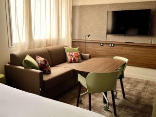 Novotel Suites Clermont Ferrand Polydome - Clermont-Ferrand - 4