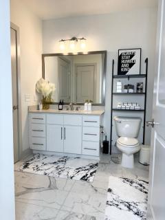 Luxury 2BR Close To Downtown - Raleigh - 8