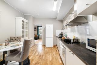Central and Big with Private entrance - 1