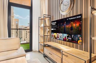 1BR Balcony Breeze by Blue Cloud Holidays - Sharjah - 9