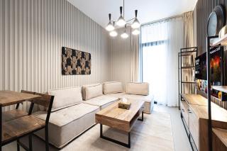 1BR Balcony Breeze by Blue Cloud Holidays - Sharjah - 4