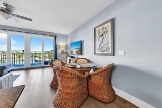 Laketown Wharf 317 - 2