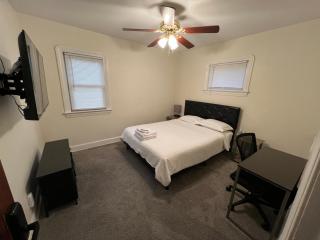 StayWithJay Premium Furnished Room near Cleveland Airport - Cleveland - 0