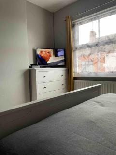 Whole House - 5 mins to train station, M1 & M69 - 6