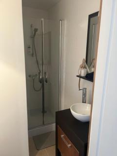 Chambre et salle de bain indépendantes - 7