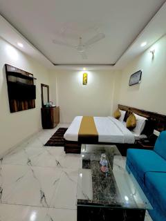 Hotel Royal Central Haridwar - 1
