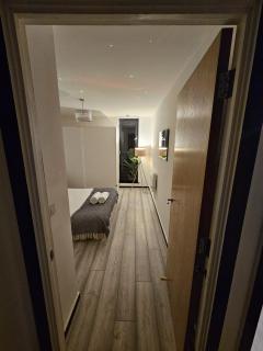 Lavish London Apartment - Secure with parking - 7