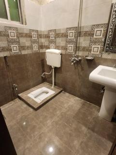 House Portion with One Bedroom in Johar Town Lahore - 5