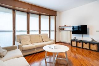 Spacious bright apartment near city center and Como lake with air conditioning - 9