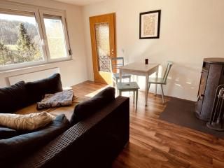 Ruhiges Häuschen am Wald mit Kamin, Terrasse - - 4