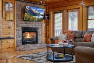 Smoky Stargazer Pet Friendly Cabin For Groups with Game Room and Arcade - Gatlinburg - 3