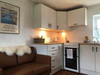 Dolphin Cottage - Child & Pet Friendly - Ballintoy - 3
