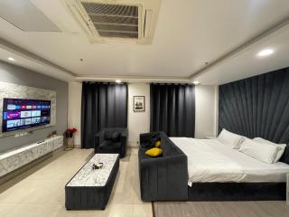 Cantt Marketing & Apartment - Lahore - 3