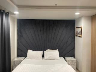 Luxurious Studio Furnished Apartment Goldcrest Mall DHA Phase 4 - 5