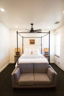 Lander Millhouse - 9