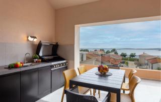 4 Bedroom Beautiful Home In Medulin - Medulin - 9