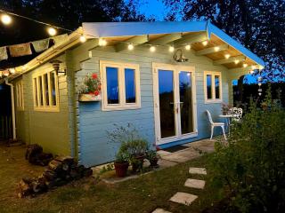Tranquil Norfolk Log Cabin - Stunning Sunset Views - Weston Longville - 2