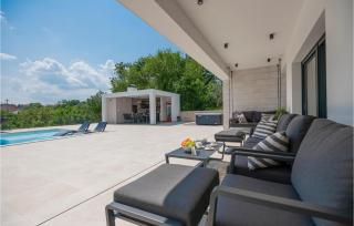 Amazing Home In Grubine With Sauna - Grubine - 8