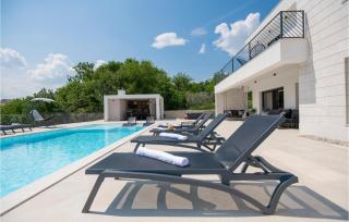 Amazing Home In Grubine With Sauna - Grubine - 3