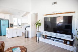 Walk to Beach,Downtown, Modern 2BD Condo! Patio - Huntington Beach - 9