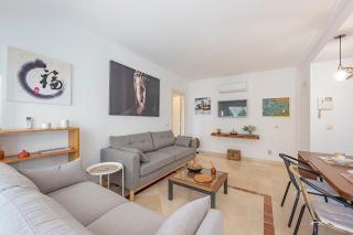 Elegant Apartment, Steps from the Sea with Parking Included - Marbella - 4